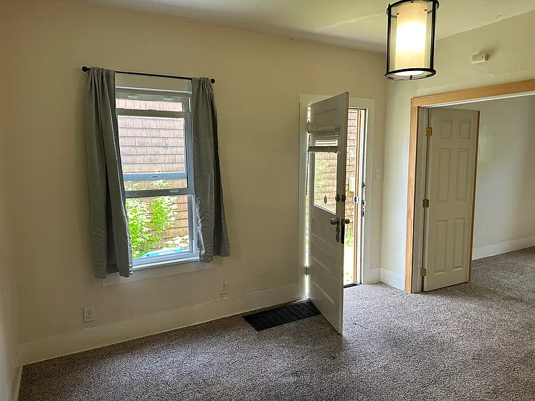 353 Harris St — Photo 20