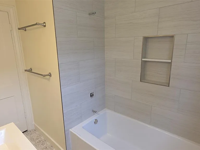 2827 Robertson St — Photo 12