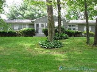 1 Laura Ln, East Setauket, NY