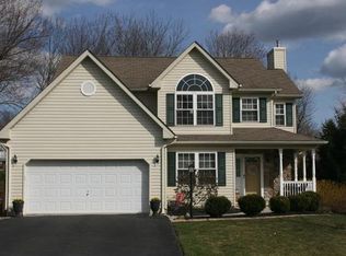 293 S Laurel Dr, Wind Gap, PA 18091