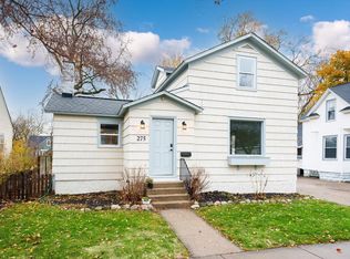 275 E 13th St, Holland, MI 49423