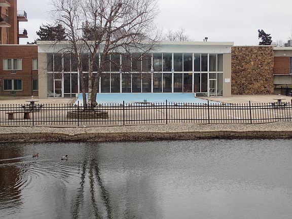 5th image of 16 E Old Willow Rd APT 435S