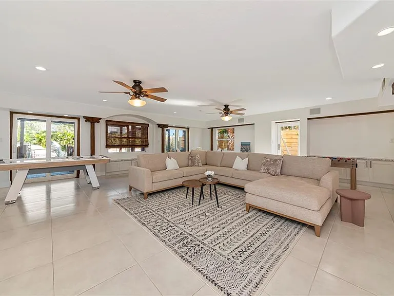 681 Avenida De Mayo — Photo 18