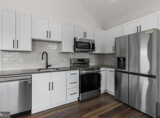 7037 Ridge Ave #301, Philadelphia, PA 19128