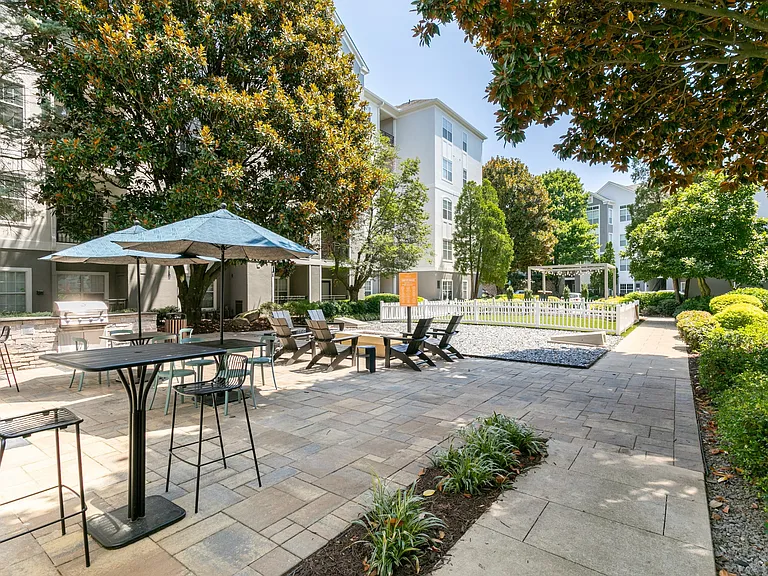 Outdoor Dining Area at Willowest in Lindbergh in Atlanta, GA 30324
