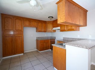 16356 Pebble Beach Dr APT 221, Victorville, CA 92395