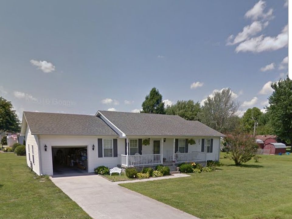 1st image of 220 Hickory Dr