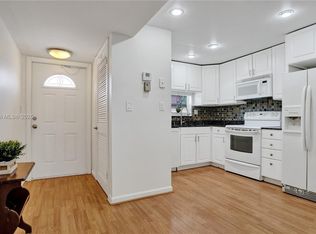 681 S Hollybrook Dr APT 203, Hollywood, FL 33025