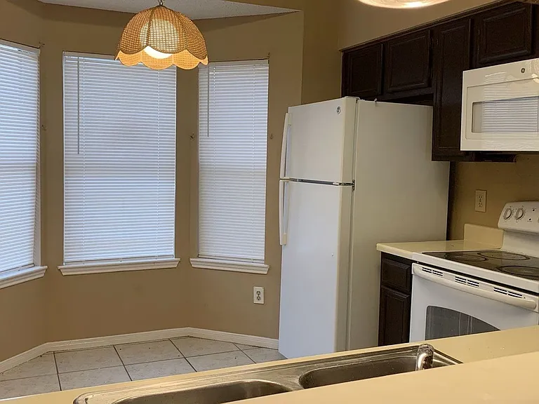 12500 Brookglade Cir #171 — Photo 6
