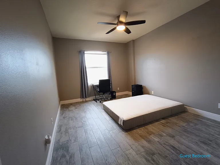 1040 Venetian Dr #201 — Photo 15