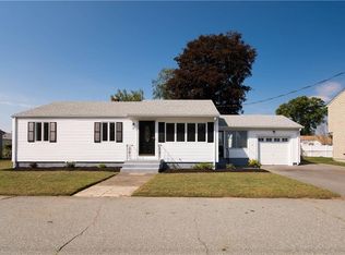 31 Ruskin St, Cranston, RI 02920