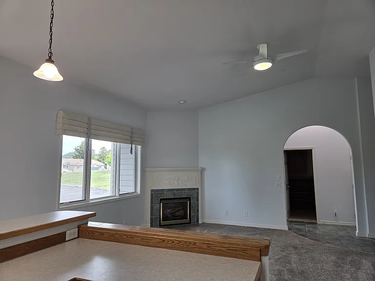 521 Burnham Pl — Photo 9