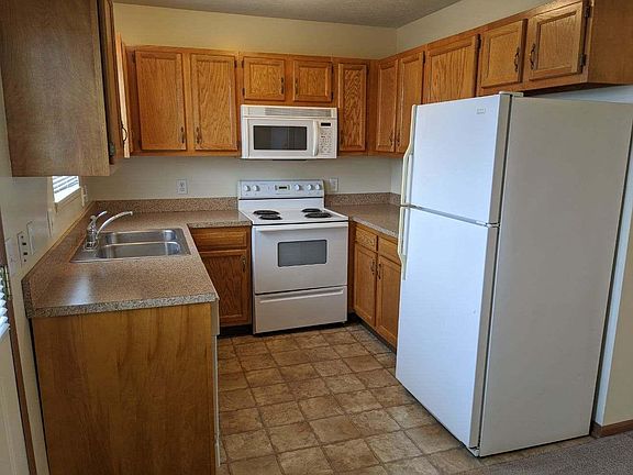 2nd image of 341 Harbor Town Ct APT 3