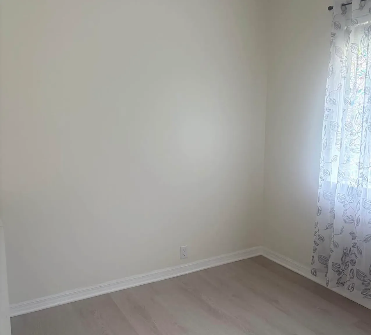 1773 E Avenida De Las Flores — Photo 4