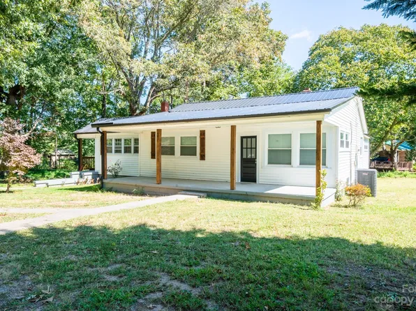 2214 Russell Dr, Granite Falls, NC 28630