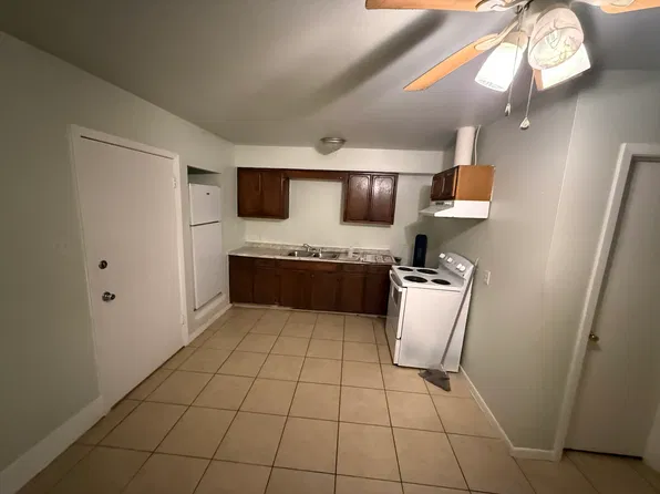 829 Oak St #A, Houston, TX 77018