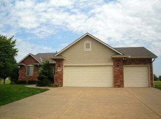 3409 N Bridgewood Cir, Rose Hill, KS 67133