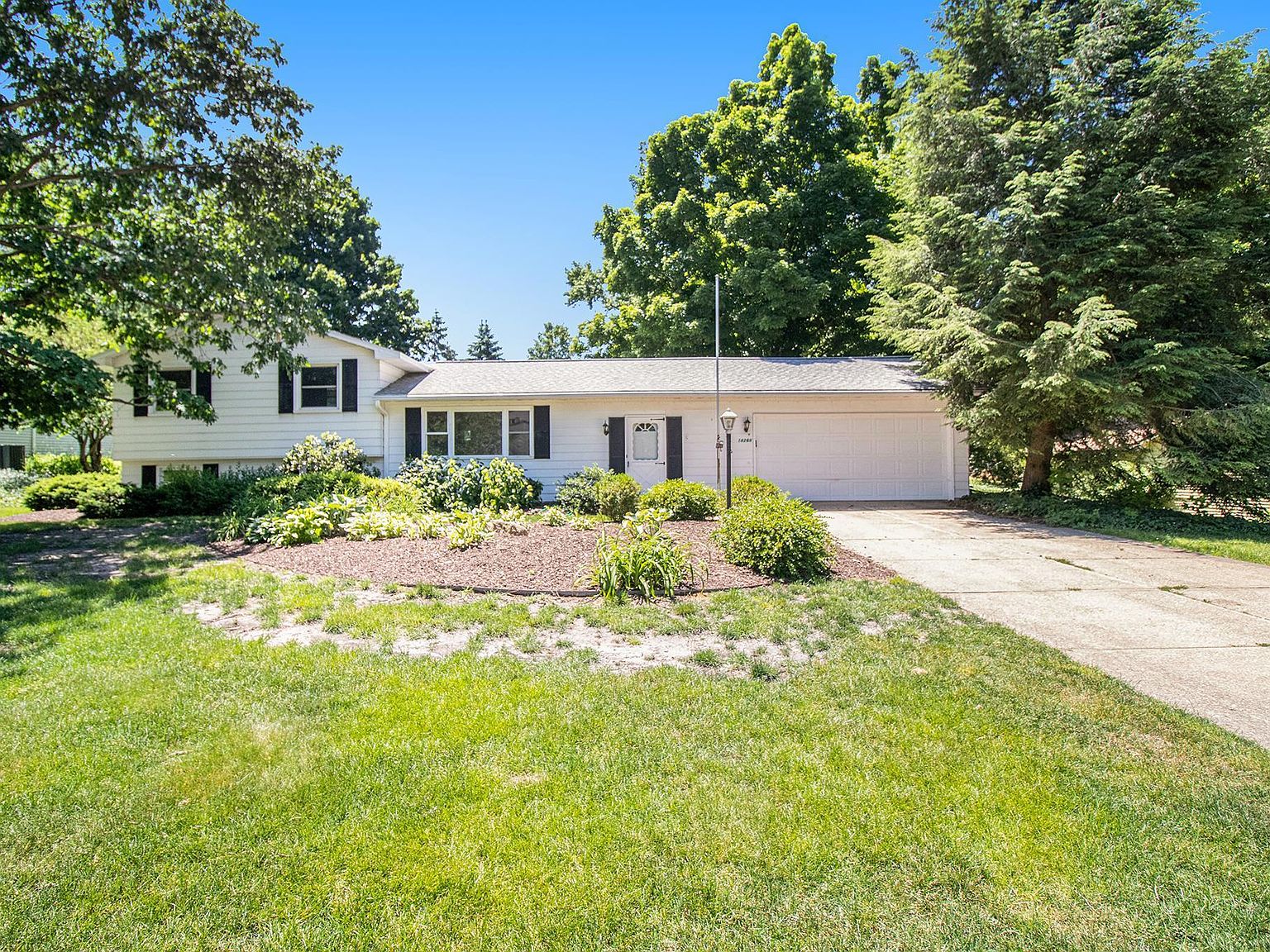 18268 Clairmont Dr, South Bend, IN 46637 Zillow