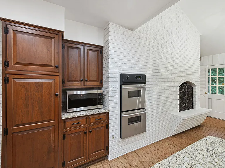 6313 Stoneham Ln — Photo 16