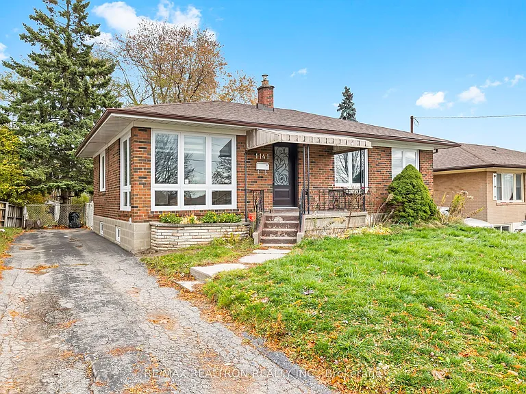 1141 Ritson Rd S — Photo 2