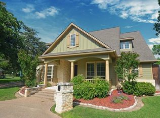 202 Moore St, Navasota, TX 77868