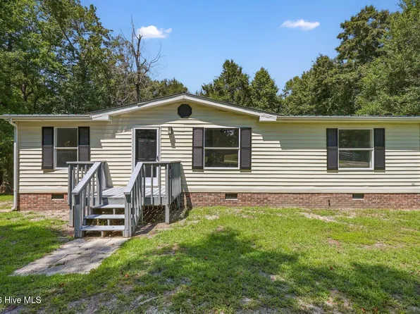 410 Pond View Circle, Hampstead, NC 28443