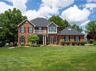 551 Malinmor Dr, Weldon Spring, MO 63304