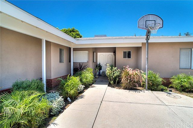 1st image of 5733 Donna Ave