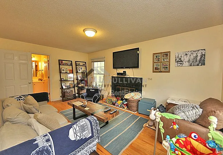 3606 Manford Dr — Photo 3