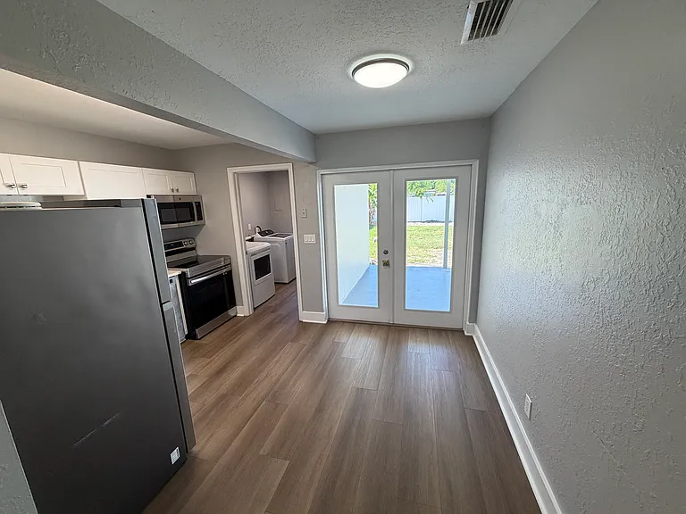 4191 SE Lincoln St — Photo 3