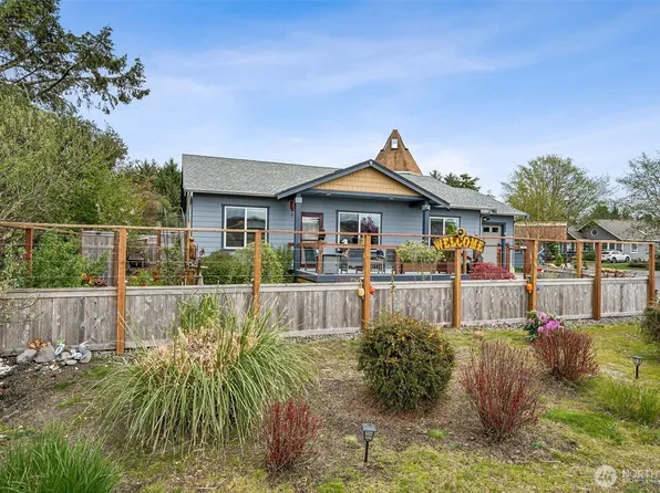 830 Wawona Avenue SW, Ocean Shores, WA 98569