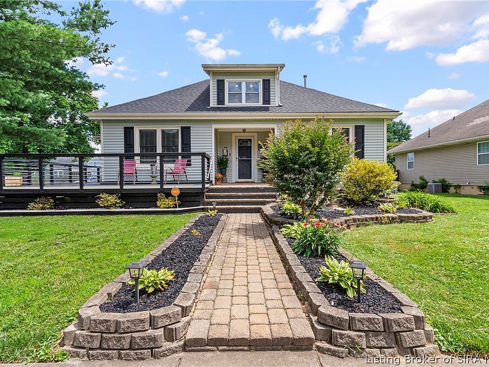 1st image of 122 E Bowne Boulevard