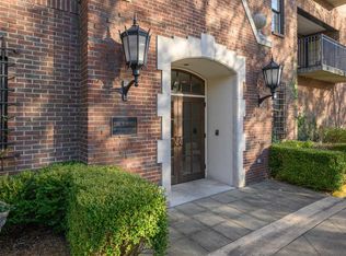 512 Olde English Ln #512, Birmingham, AL 35223
