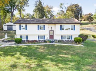 7 Mount Rose Rd, Marlboro, NY 12542