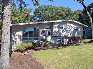 47 Pawtuxet Ave, Warwick, RI 02888