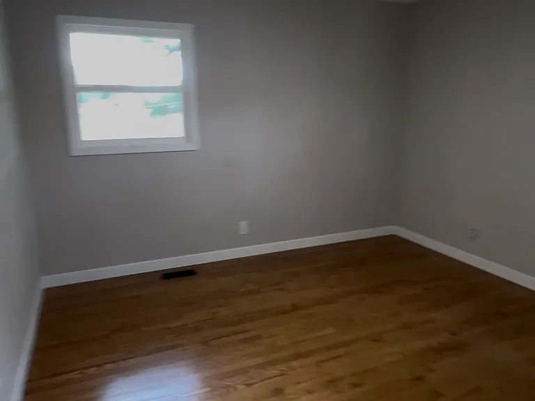 9620 Wallace Ave — Photo 6