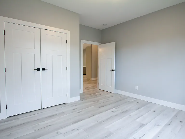 1037 SE Date Ave — Photo 11