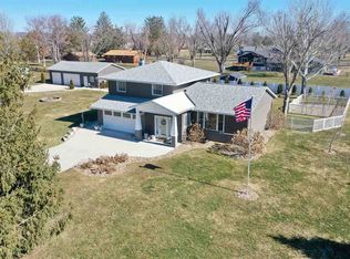 8803 Spring Green Ct, Cedar Rapids, IA 52411