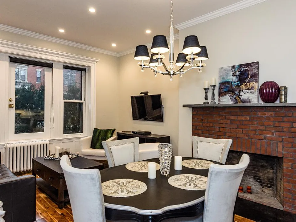 Living/dining room