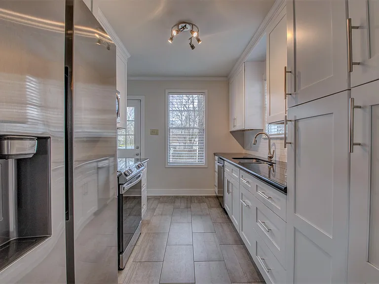 2216 N Arthur St — Photo 11