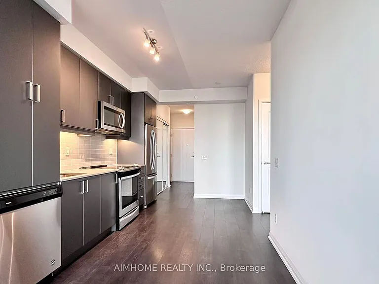 7895 Jane St #601 — Photo 8