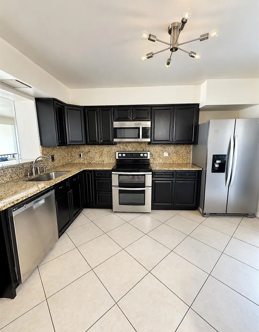 Lake Villas Condominium — Photo 3