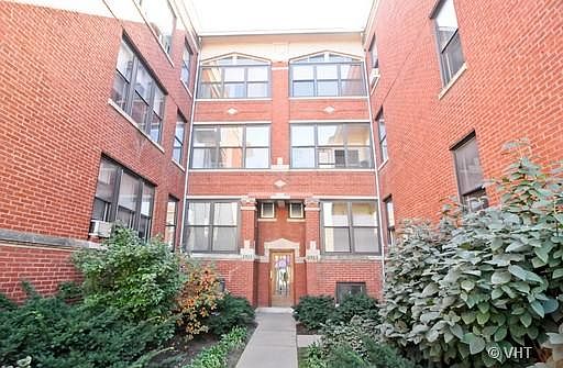 1st image of 1911 W Montrose Ave APT 2