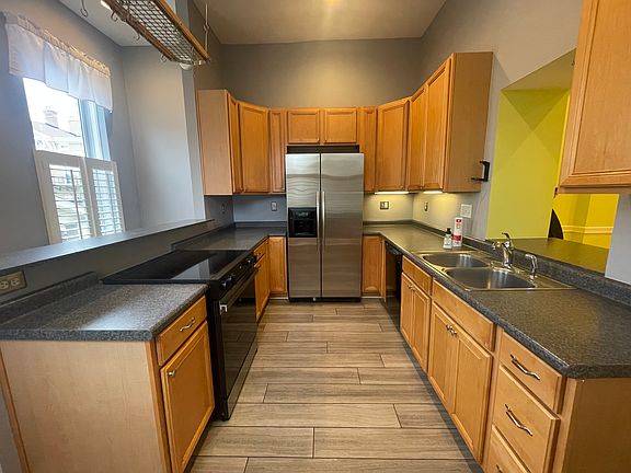 5th image of 208 Oak St #208