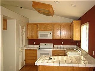 3rd image of 1390 Cobblestone Dr