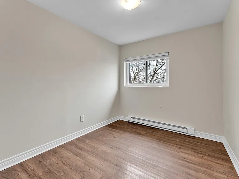 7 Briceland St — Photo 17