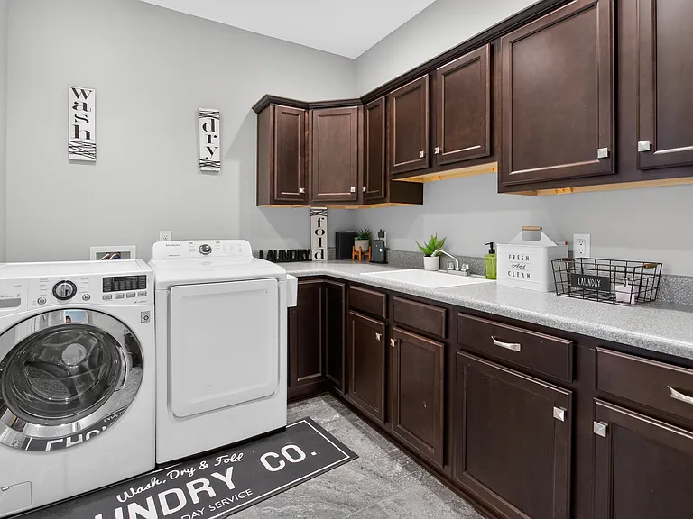5522 Frontier Dr — Photo 34