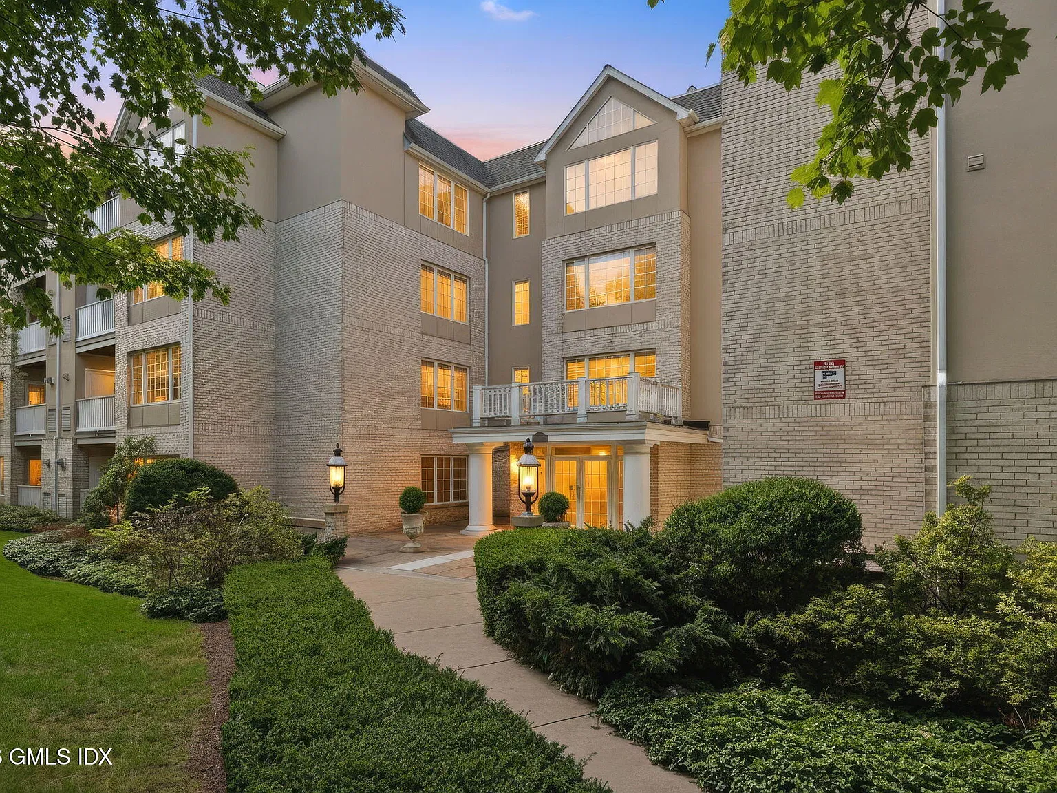 1 bed, 1.0 bath, $2,850 — Photo 1