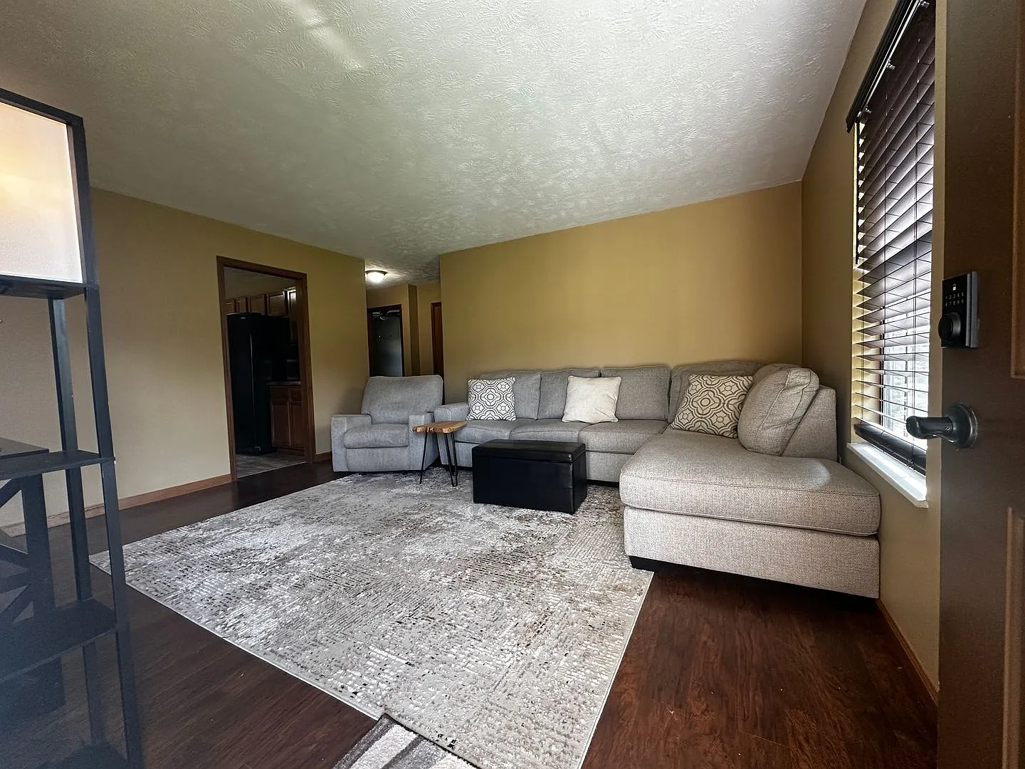 E. Morristown - 2 bed/1 bath duplex with basement garage — Photo 2