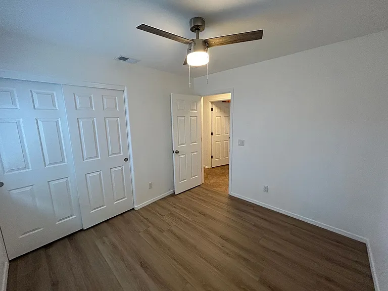 3126 W Zachary Dr — Photo 13